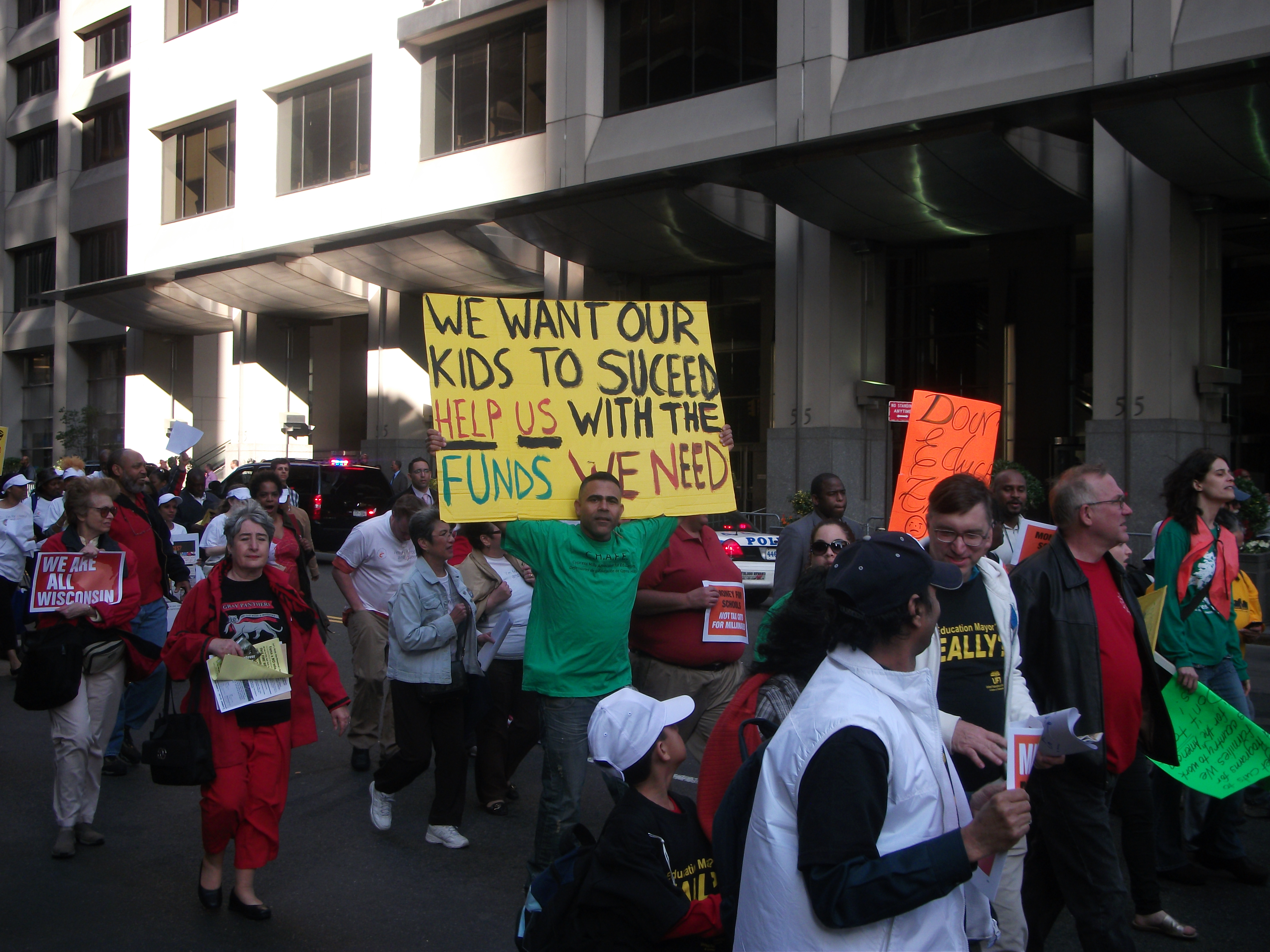 Unions march on Wall Street (37814)