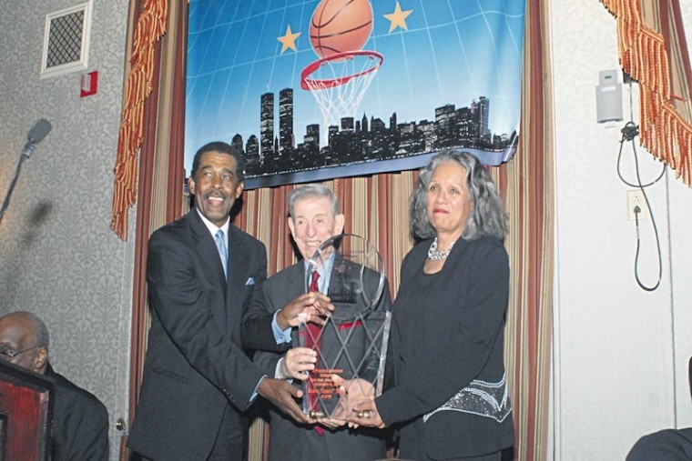 'Little Pearl' inducted into NYC Basketball Hall of Fame (39983)
