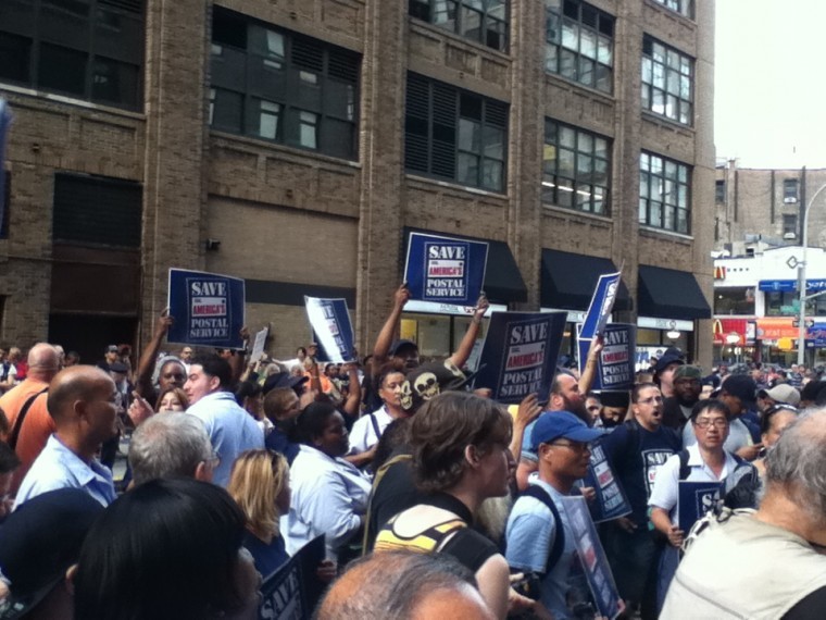 Postal workers protest proposed closings (37844)
