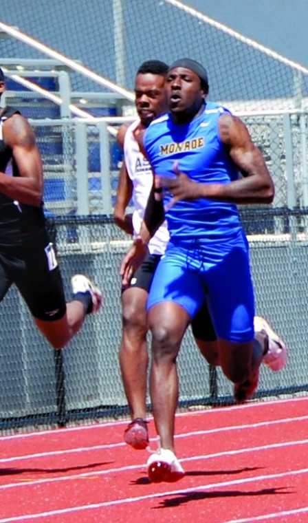 Monroe College wins first-ever district track championship (36918)
