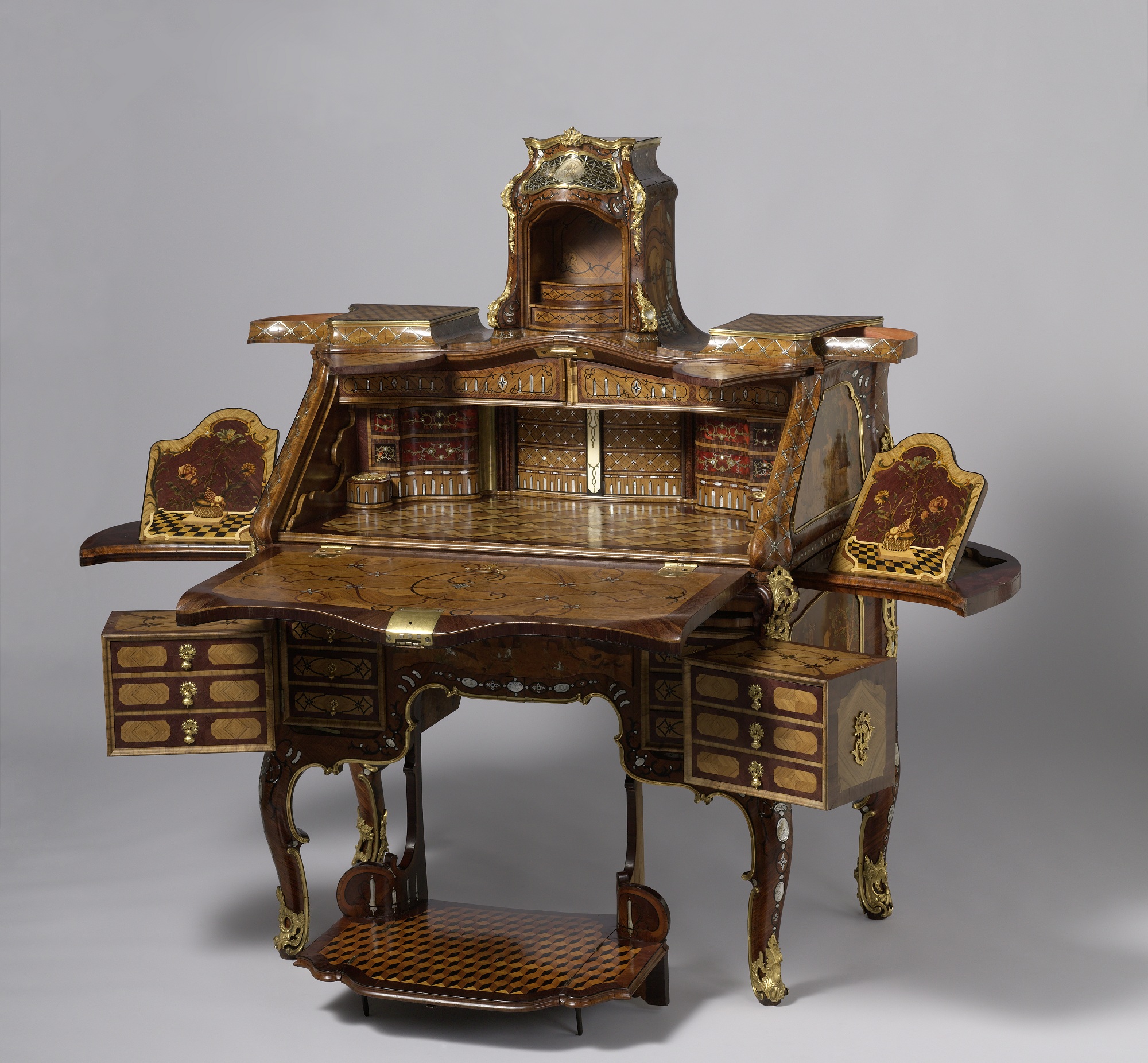 18th-century mechanical furniture at the Met (40558)