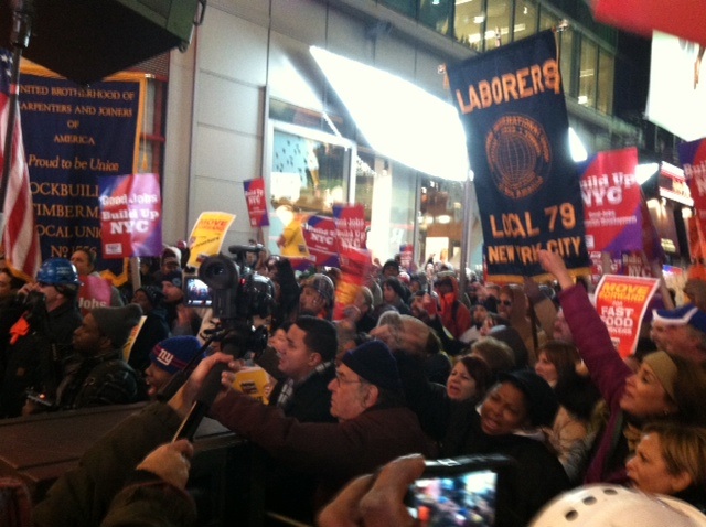 Service workers of all kinds want higher wages, talk fiscal cliff (36477)