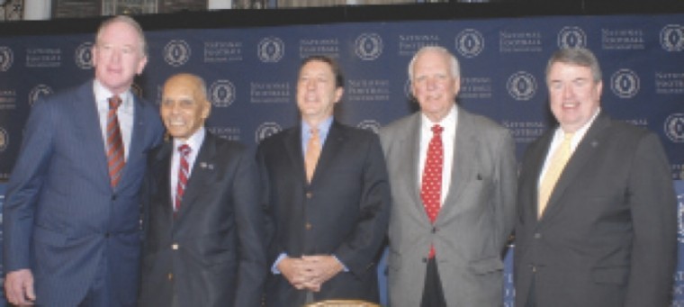 National Football Foundation honors Dr. Roscoe Brown and the 2012 class of legends (37630)