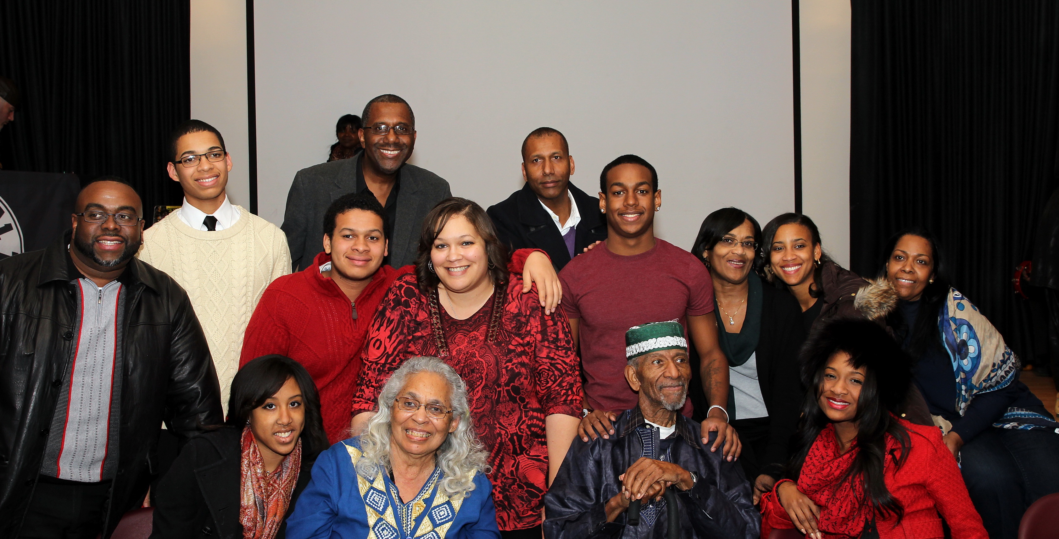 Families of political prisoners at the 18th annual Dinner Tribute to Our Political Prisoners and Prisoners of War (57405)