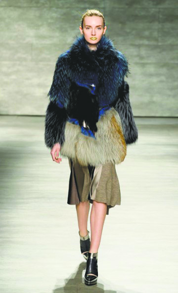 Fall/winter designs by Son Jung Wan (60096)