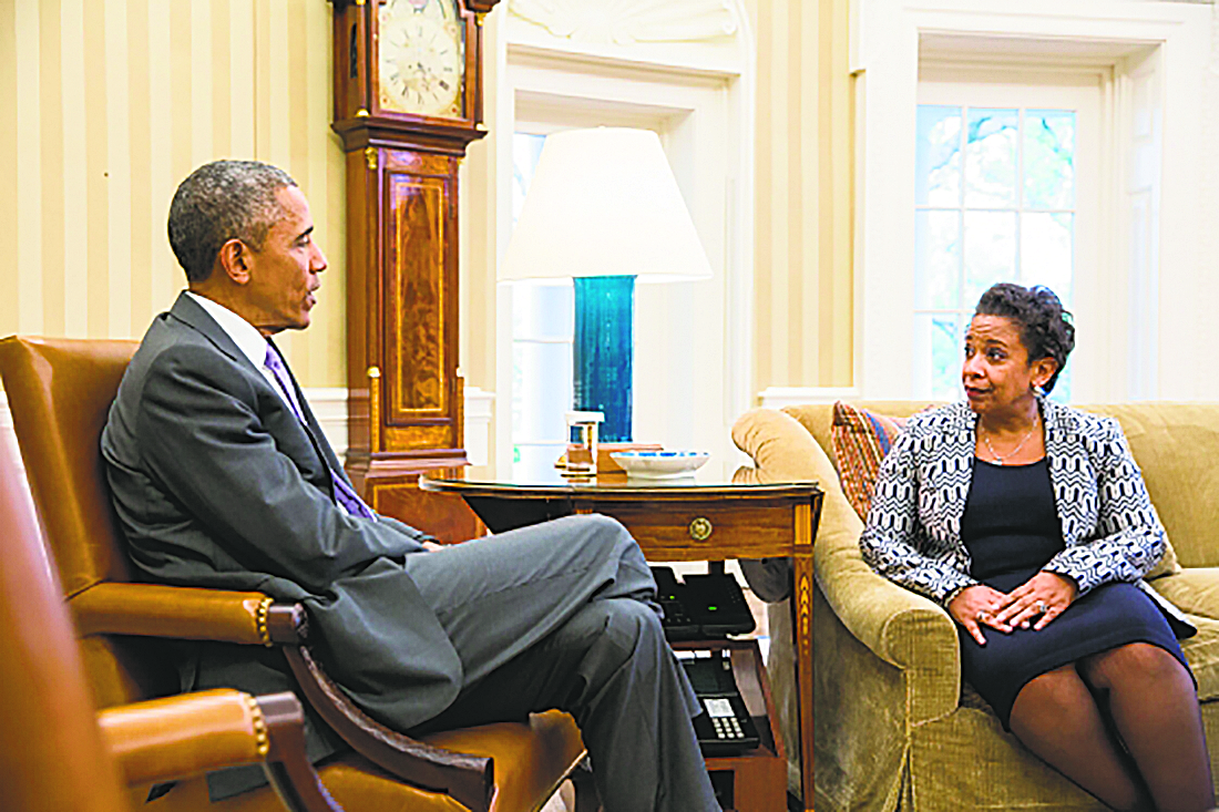President Obama meets with Attorney General Loretta Lynch in the Oval Office, April 27, 2015. (156055)