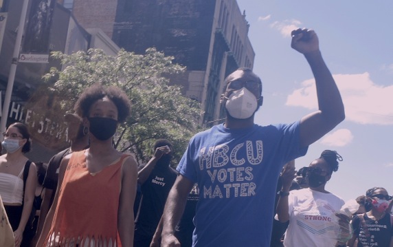 Demonstrators on the street for George FLoyd (293607)