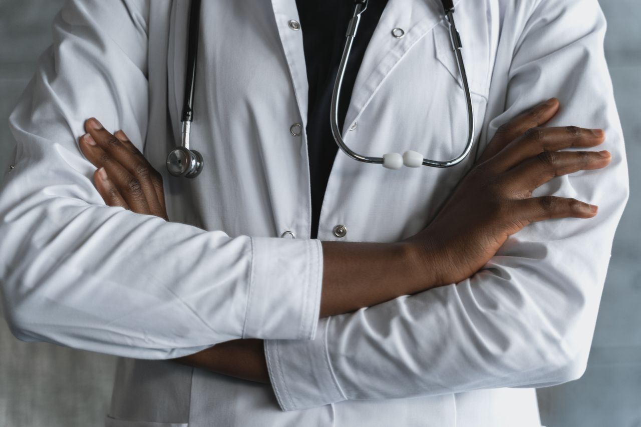 As attacks rise, Nigerian doctors turn to self-defense